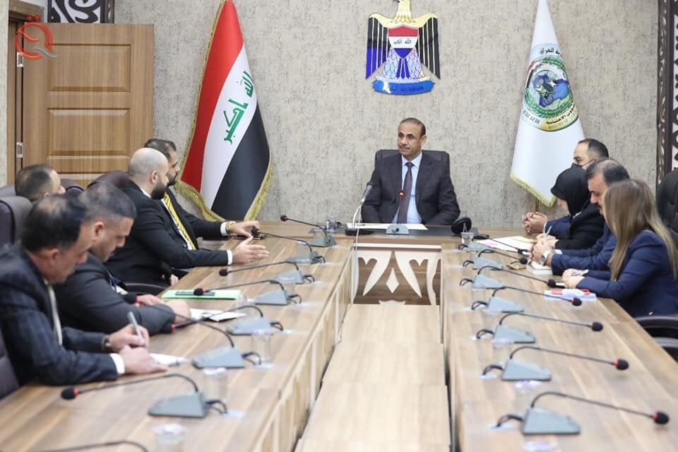 The Minister of Labor is discussing with the Association of Iraqi Private Banks cooperation in the implementation of projects and programs to support the categories that the ministry is concerned with 30292
