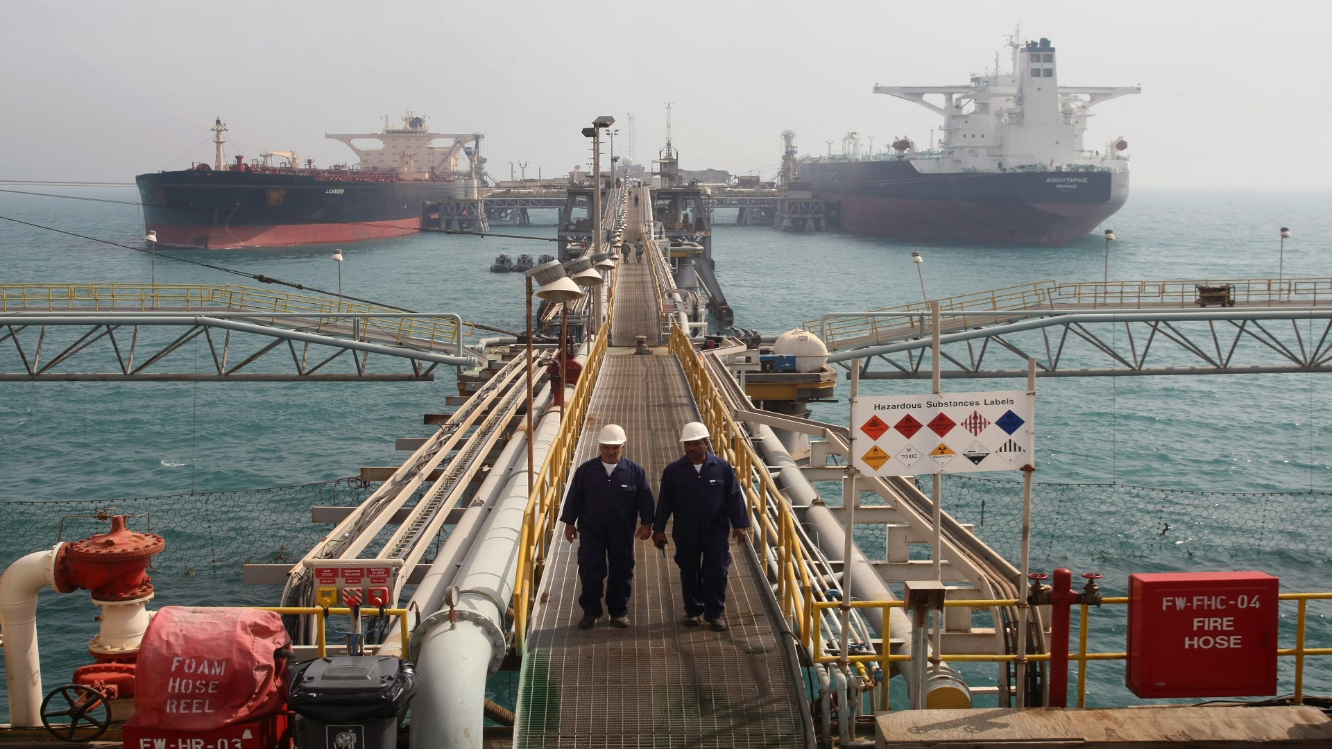 China's "Cinoc" begins exploring oil and gas deposits in the Gulf waters 5873