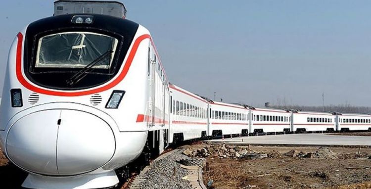 قطارات فائقة السرعة وخط من الفاو لتركيا.. النقل تحدد موعد البدء بتطوير سكك الحديد